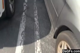 Señoras ponindose medias