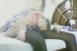 Se mete su tanga a la vagina