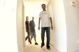 Espiando mujeres baño