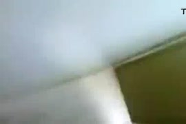 Arrimando pollon a colegialas e metro