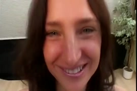 Fotos sexo porno dos hombres chupando sus tetas de una mujer salvajemente