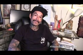 Follando y eyaculando en su vagina de las hojas