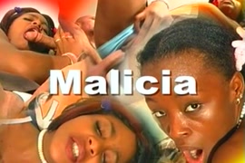 Busco fotos de madres culonas y nalgonas