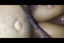 Video de hombres besandoles las chichis a viejas