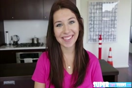 Espiando vagina en el baño