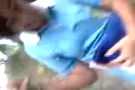 Mujer penetrada por caballo enano